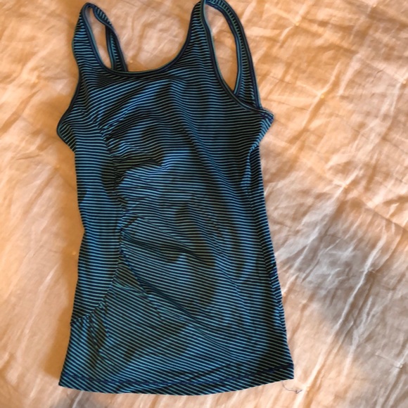 Fitness top excellent condition - Picture 1 of 3